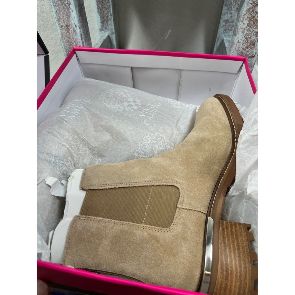 Vince Camuto Kelivena Suede Chelsea Boots Tortilla Beige Lug‎ Sole Size 8.5M - Picture 9 of 11